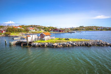 Isla Donso en el archipiélago de Gotemburgo vista panorámica de la costa, Municipio de Goteborg, Condado de Vastra Gotaland, Suecia