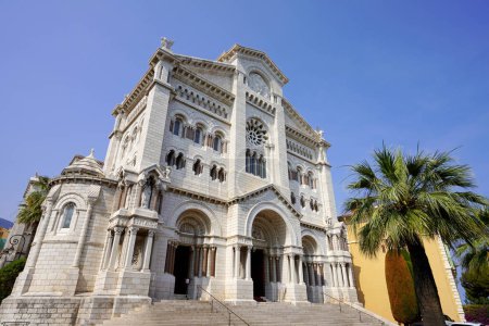 Foto de MONACO-VILLE, MONACO - JUNE 18, 2022: Facade of the Cathedral of Our Lady of the Immaculate Conception, Monaco - Imagen libre de derechos