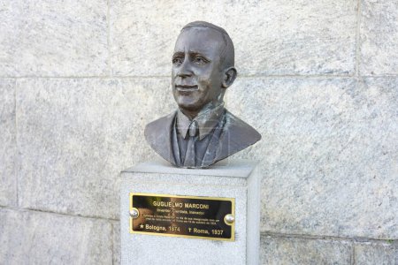 Photo for RIO DE JANEIRO, BRAZIL - JUNE 21, 2023: Bust sculpture of Guglielmo Marconi on Corcovado mountain, Rio de Janeiro, Brazil - Royalty Free Image