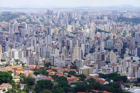 gratte-ciel dans la région métropolitaine de Belo Horizonte dans l'État du Minas Gerais, Brésil