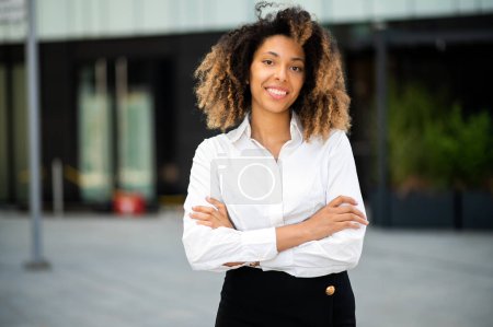 Photo for Confident young afro american female manager outdoor smiling - Royalty Free Image