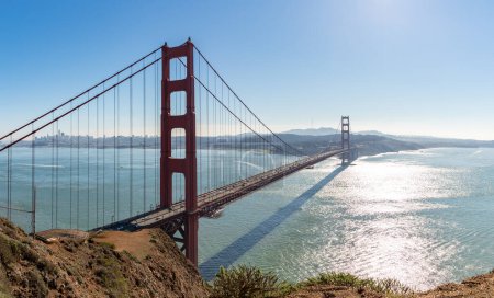 Téléchargez les photos : Une photo du Golden Gate Bridge le matin, vue de Battery Spencer. - en image libre de droit