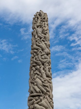 Téléchargez les photos : Une photo du monolithe au Vigeland ou Frogner Park. Conçu par Gustav Vigeland entre 1940 et 1949. - en image libre de droit
