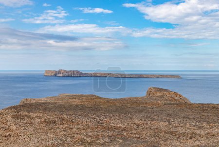 Téléchargez les photos : A picture of the Gramvousa Island overlooking the Agria Gramvousa Island. - en image libre de droit