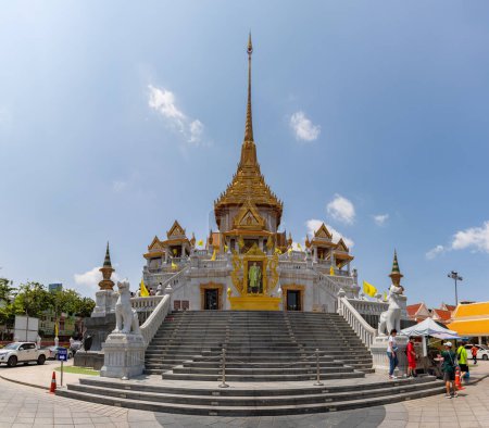 Foto de Una foto del templo Wat Traimit Withayaram Worawihan, conocido por su Buda Dorado en su interior. - Imagen libre de derechos