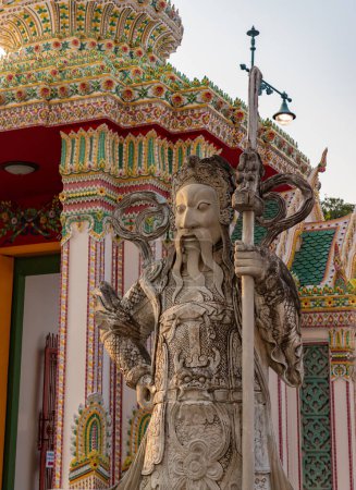 A picture of a statue at the Wat Pho Temple.