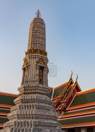 A picture of a prang at the Wat Pho Temple.