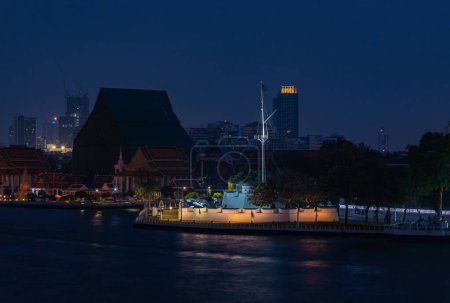 A picture of the Wichai Prasit Fort at night.