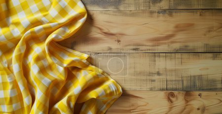 Foto de Vista superior del mantel a cuadros amarillo en banner de fondo de mesa de madera vacío en blanco, concepto de comida - Imagen libre de derechos