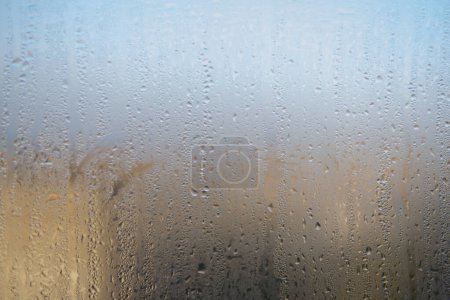 Foto de Gotas de agua en la ventana, fondo natural, primer plano de la foto - Imagen libre de derechos
