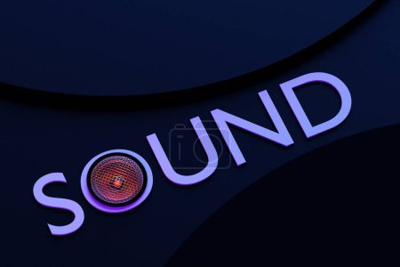 Foto de SONIDO de la inscripción de la ilustración 3D de un altavoz de la música en un fondo aislado oscuro. Sistema de audio con altavoces para conciertos y fiestas - Imagen libre de derechos