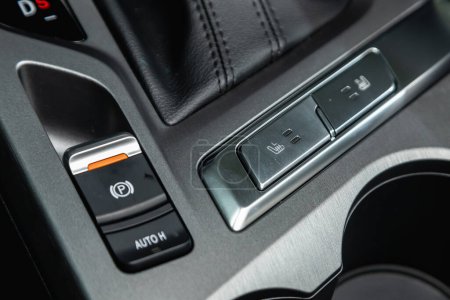 Foto de Primer plano del panel de control de calefacción del asiento del coche - Imagen libre de derechos