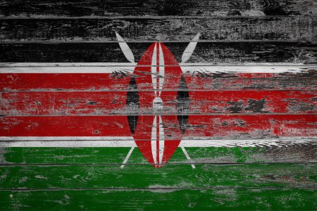 Téléchargez les photos : Le drapeau national du Kenya est peint sur des planches de bois inégales. Pays symbole. - en image libre de droit