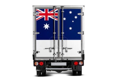 Un camion avec le drapeau national de l'Australie représenté sur le hayon roule sur un fond blanc. Concept d'exportation-importation, transport, livraison nationale de marchandises