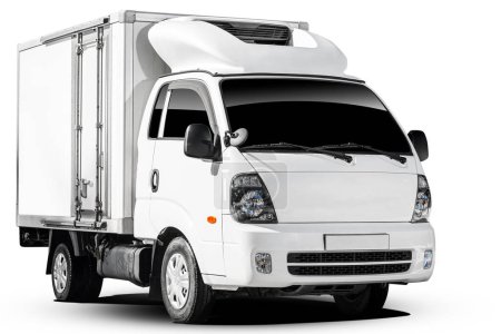 Téléchargez les photos : Petit camion cargo isolé sur blanc - en image libre de droit