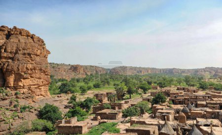 Village ancestral sur la faille de Bandiagara au Mali