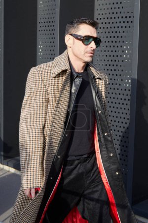 Téléchargez les photos : MILAN, ITALY - JANUARY 13, 2023: Alex Badia before Gucci fashion show, Milan Fashion Week street style - en image libre de droit