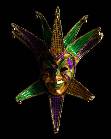 Téléchargez les photos : Colorful Mardi Gras mask isolated on black - en image libre de droit