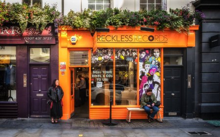 Foto de Londres, Reino Unido, septiembre de 2022, vista de Reckless Records, una tienda de discos independiente en la calle Berwick, Soho - Imagen libre de derechos