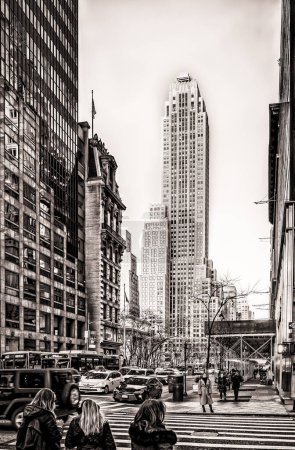 Téléchargez les photos : New York, New York, États-Unis, le 15 janvier 2018, vue du bâtiment 500 Fifth Avenue depuis une rue de Manhattan - en image libre de droit