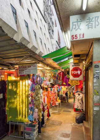 Téléchargez les photos : Hong Kong, île de Hong Kong, 27 janvier 2024, vue d'un marché extérieur sur Li Yuen Street West, Central district - en image libre de droit