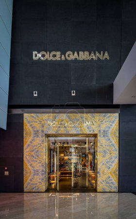 Téléchargez les photos : Singapour, 5 février 2024, vue d'un magasin Dolce et Gabbana dans les boutiques de Marina Bay Sands, un centre commercial moderne - en image libre de droit