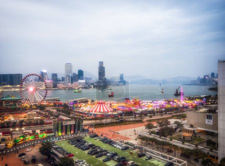 Téléchargez les photos : Hong Kong, île de Hong Kong, 27 janvier 2024, vue de la roue d'observation, à Central Harbourfront et dans la péninsule de Kowloon - en image libre de droit