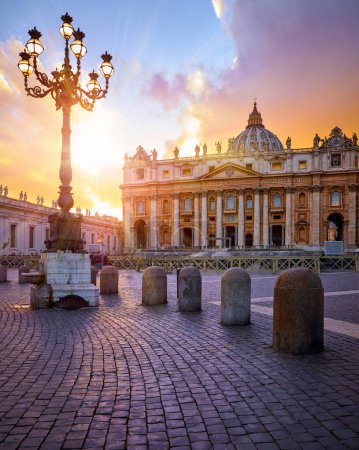 Foto de Ciudad del Vaticano Santo (Ver. Roma, Italia. Cúpula de San Pedro Basilio ca - Imagen libre de derechos