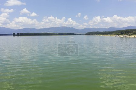 Panorama du réservoir de Zhrebchevo, région de Sliven, Bulgarie