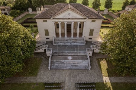 Téléchargez les photos : La magnifique Villa Badoer, un joyau architectural situé à Fratta Polesine, Italie. - en image libre de droit