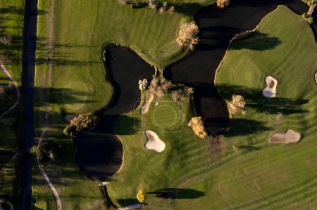 Foto de Documentación fotográfica aérea que representa parte de un campo de golf - Imagen libre de derechos