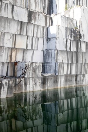 Téléchargez les photos : Documentation photographique d'un mur après l'extraction du marbre - en image libre de droit