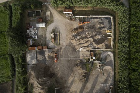 Téléchargez les photos : Documentation aérienne d'une usine pour la préparation d'agrégats pour la construction - en image libre de droit