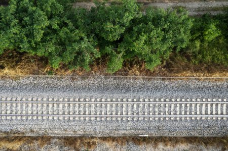 Téléchargez les photos : Documentation photographique aérienne du tracé de la voie ferrée - en image libre de droit