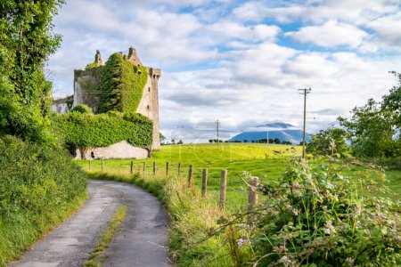 Foto de Castillo de Deel, en el Caislean irlandés na Daoile, fue construido en el siglo XVI - Condado de Mayo, Irlanda. - Imagen libre de derechos