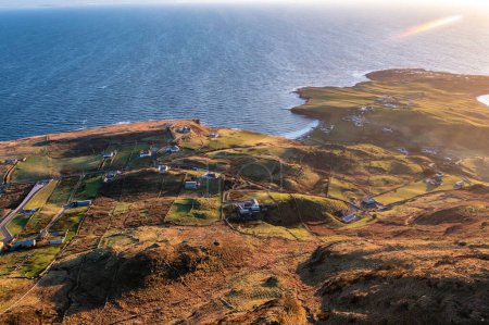 Téléchargez les photos : Aerial view at Muckross Head by Kilcar, the village where Sarah Jessica Parker and Matthew Broderick have their holiday home in county Donegal on the west coast of Ireland. - en image libre de droit