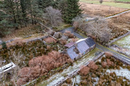 Téléchargez les photos : Aerial view of the Dunlewy Ghost Town in County Donegal - Ireland - en image libre de droit