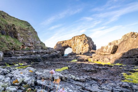 Téléchargez les photos : The Great Pollet Sea Arch, péninsule de Fanad, comté de Donegal, Irlande. - en image libre de droit