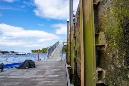 Téléchargez les photos : La jetée du port de Ballina dans le comté de Mayo - Irlande. - en image libre de droit
