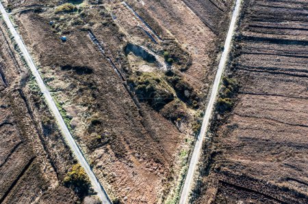 Téléchargez les photos : Vue aérienne de tourbières à Gortahork dans le comté de Donegal, en République d'Irlande. - en image libre de droit