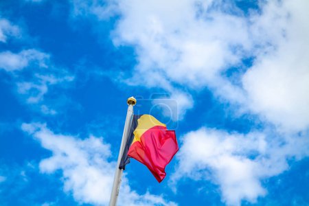Téléchargez les photos : Drapeau de la Belgique agitant le vent
. - en image libre de droit