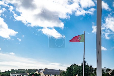 Téléchargez les photos : National fag of Portugal waving in the wind. - en image libre de droit