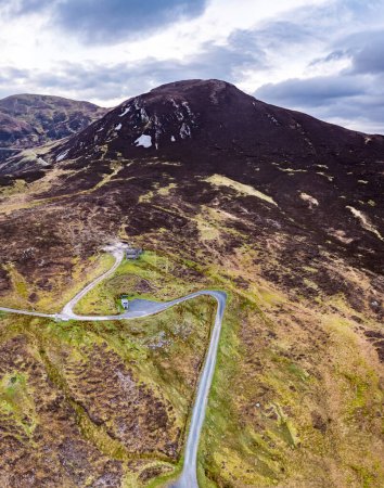 Foto de Vista aérea del Camino de los Peregrinos hasta los acantilados de la Liga Slieve en el Condado de Donegal, Irlanda. - Imagen libre de derechos