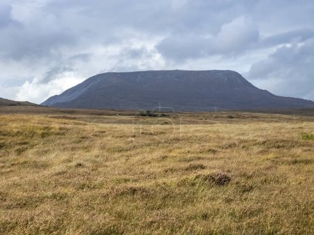 Foto de La montaña Muckish vista desde el Parque Nacional Glenveagh en el Condado de Donegal - Irlanda. - Imagen libre de derechos