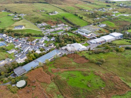 Téléchargez les photos : Aerial view of Kilcar in County Donegal - Ireland. - en image libre de droit