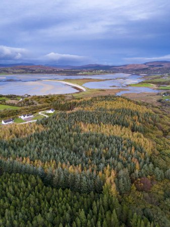 Foto de Vista aérea de Ballyiriston por Portnoo en el Condado de Donegal - Irlanda. - Imagen libre de derechos