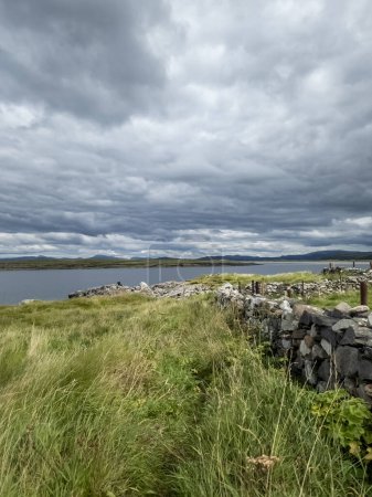 Téléchargez les photos : Le nouveau sentier au port de Portnoo dans le comté de Donegal, Irlande - en image libre de droit