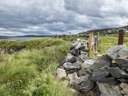 Téléchargez les photos : Le nouveau sentier au port de Portnoo dans le comté de Donegal, Irlande - en image libre de droit