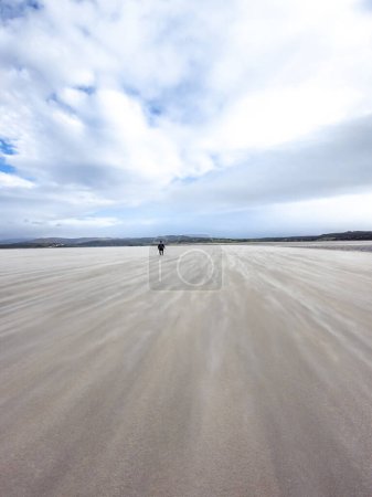 Sandsturm am Strand von Dooey bei Lettermacaward in der Grafschaft Donegal - Irland.