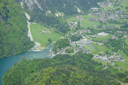 Téléchargez les photos : Entrée du lac Konigssee en Allemagne Alpes - en image libre de droit